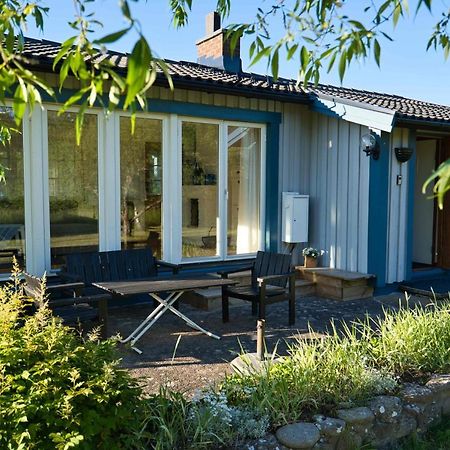 Rosenborgs Friluftspensionats Stugor Med Koek Färjestaden Eksteriør bilde